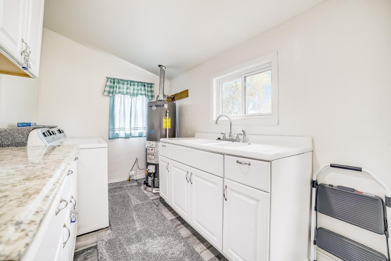Midtown Modern Farmhouse サンアントニオ エクステリア 写真